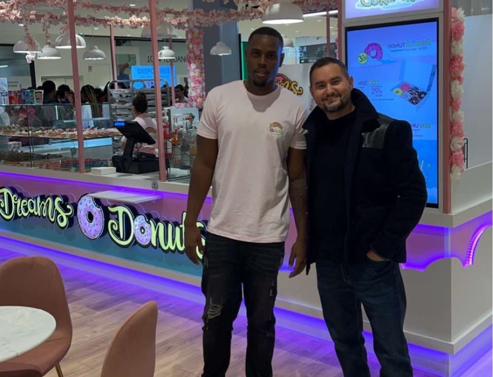 Luidgi dans sa franchise avec Geoffrey
