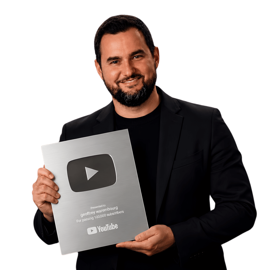 Geoffrey Warembourg avec son trophée YouTube